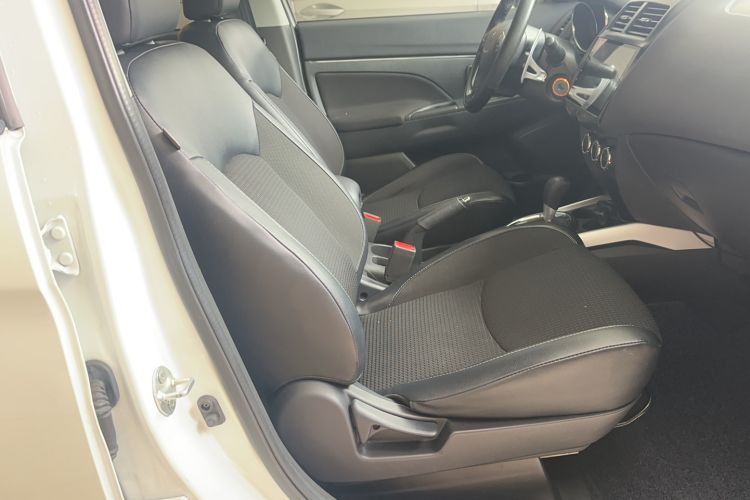 Used Peugeot 4008 2013 2.0L Two-Wheel Drive Fashion Edition Right Front Seat