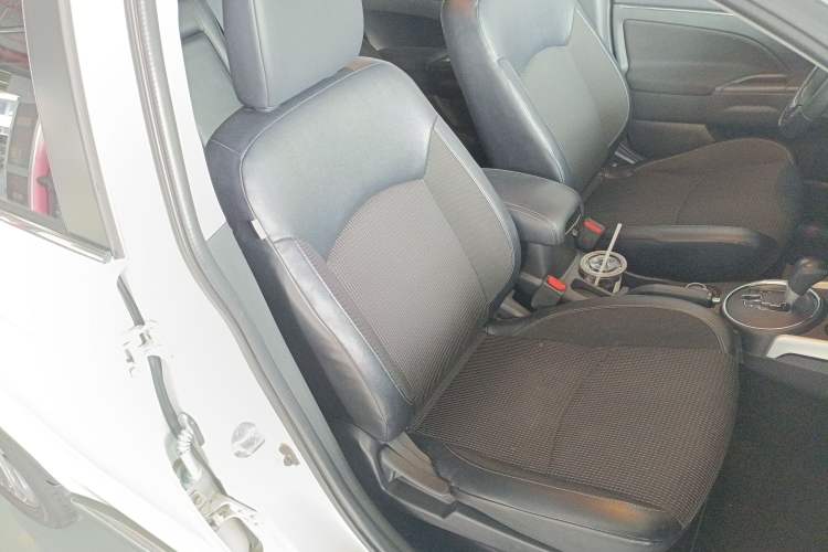 Used Peugeot 4008 2013 2.0L 4x4 Fashion Edition Right Front Seat