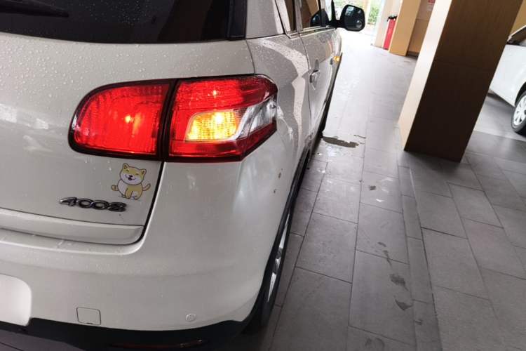 Used Peugeot 4008 2013 2.0L Two-Wheel Drive Entry-Level Trim Right Rear Taillight