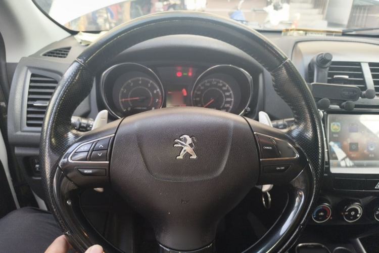 Used Peugeot 4008 2013 2.0L Two-Wheel Drive Entry-Level Trim Steering Wheel
