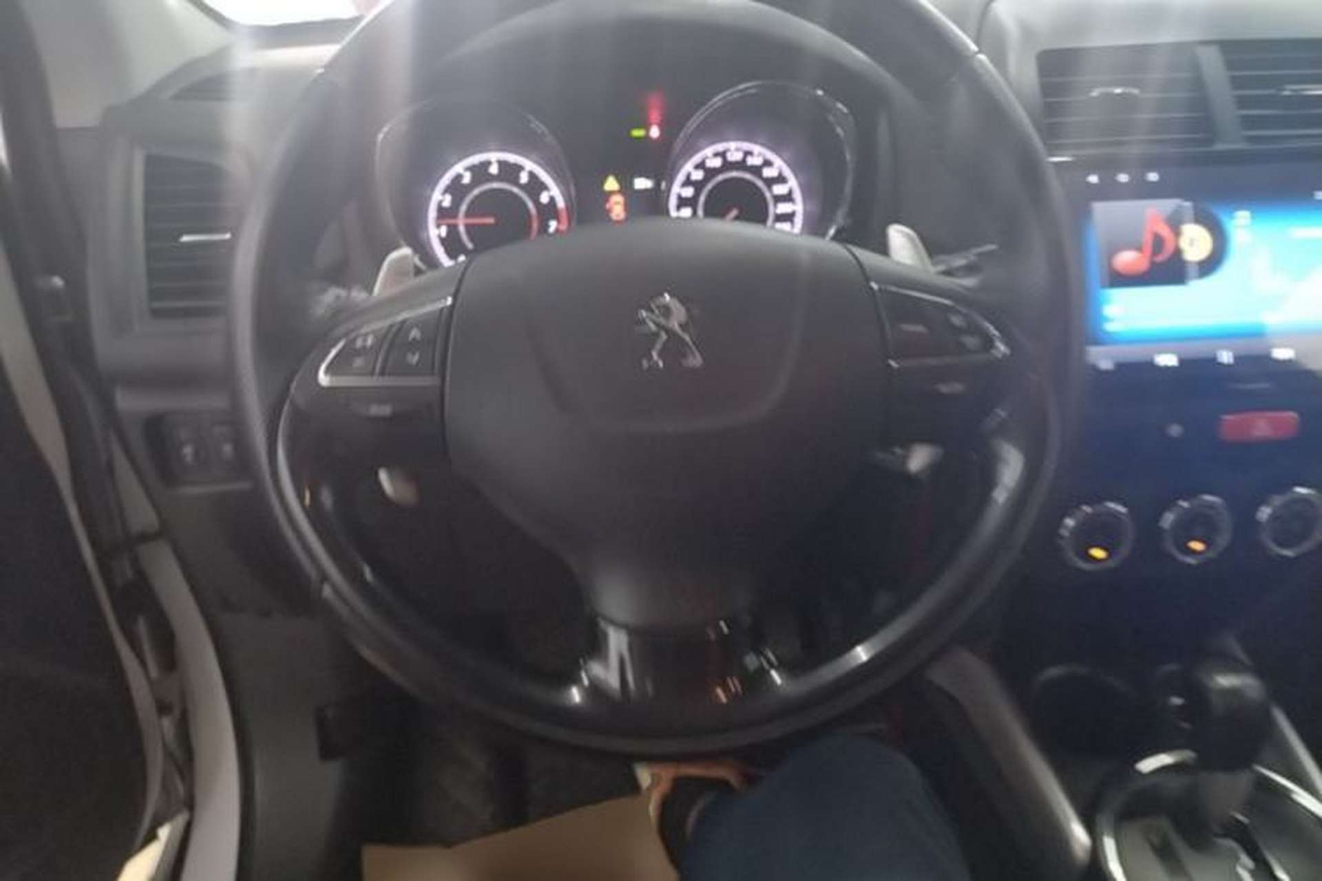 Used Peugeot 4008 2013 2.0L Two-Wheel Drive Fashion Edition Steering Wheel