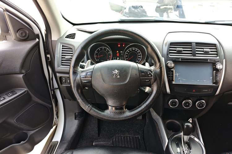 Used Peugeot 4008 2013 2.0L Two-Wheel Drive Fashion Edition Steering Wheel