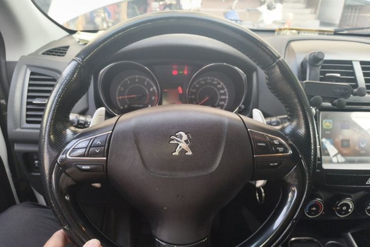 Used Peugeot 4008 2013 2.0L Two-Wheel Drive Entry-Level Trim Steering Wheel