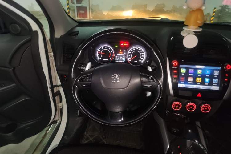 Used Peugeot 4008 2013 2.0L Two-Wheel Drive Fashion Edition Steering Wheel