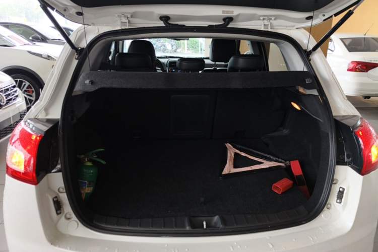 Used Peugeot 4008 2013 2.0L Two-Wheel Drive Entry-Level Trim Trunk