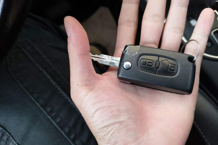 Used Peugeot 4008 2013 2.0L Two-Wheel Drive Entry-Level Trim Vehicle Key