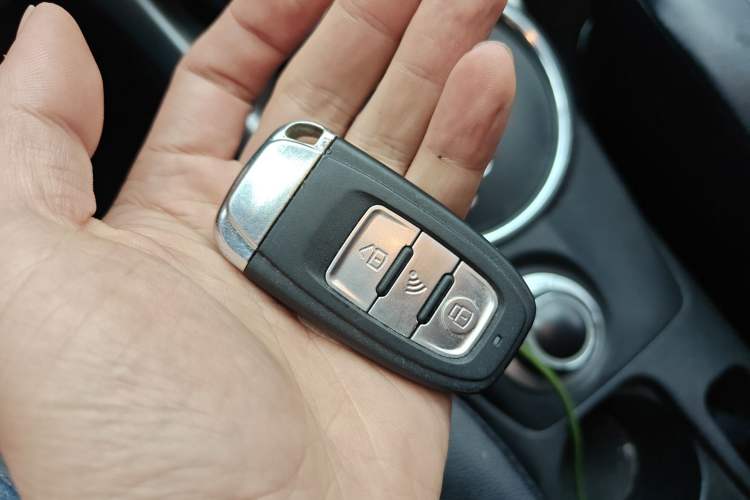 Used Peugeot 4008 2013 2.0L 4x4 Fashion Edition Vehicle Key