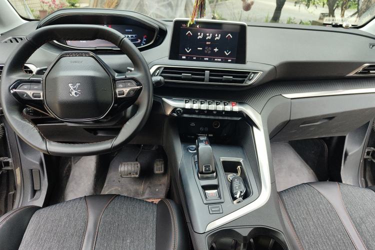 Used Peugeot 4008 2017 350THP Elite Edition Center Console