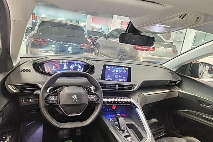 Used Peugeot 4008 2017 350THP Elite Edition Center Console