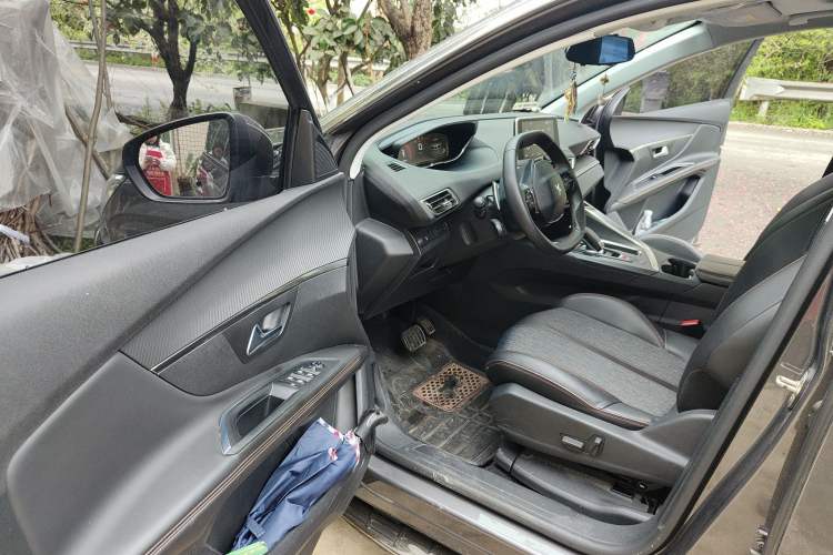 Used Peugeot 4008 2017 350THP Elite Edition Driver Seat