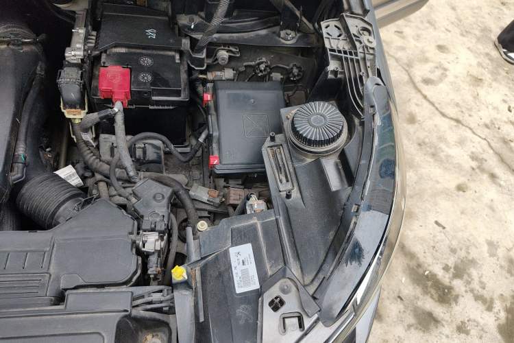 Used Peugeot 4008 2017 350THP Elite Edition Engine Bay Left