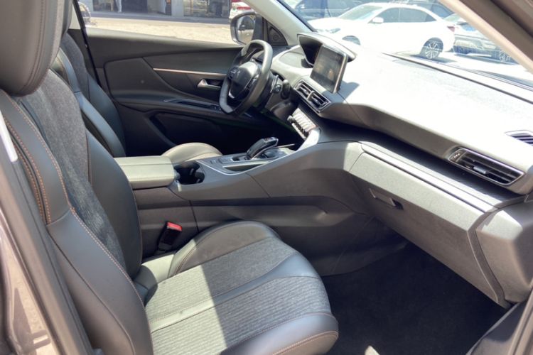 Used Peugeot 4008 2017 350THP Elite Edition Interior 6