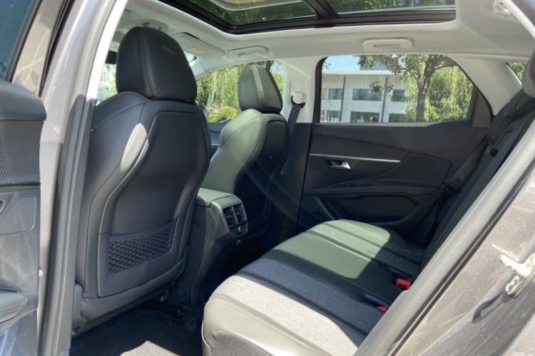 Used Peugeot 4008 2017 350THP Elite Edition Interior 8