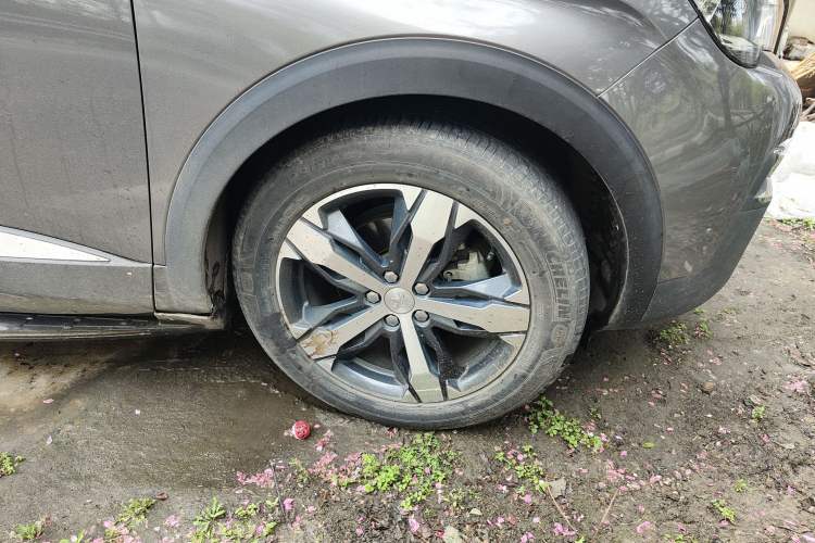 Used Peugeot 4008 2017 350THP Elite Edition Right Front Wheel Hub
