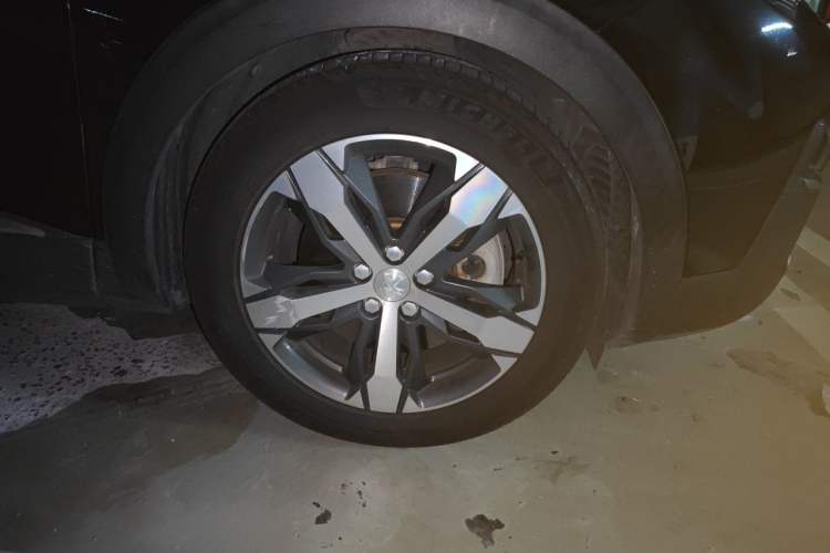 Used Peugeot 4008 2017 380THP Elite Edition Right Front Wheel Hub