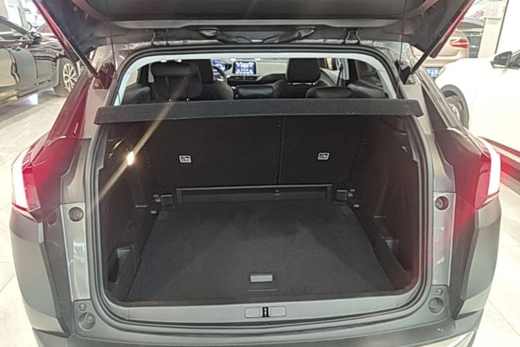 Used Peugeot 4008 2017 350THP Elite Edition Trunk