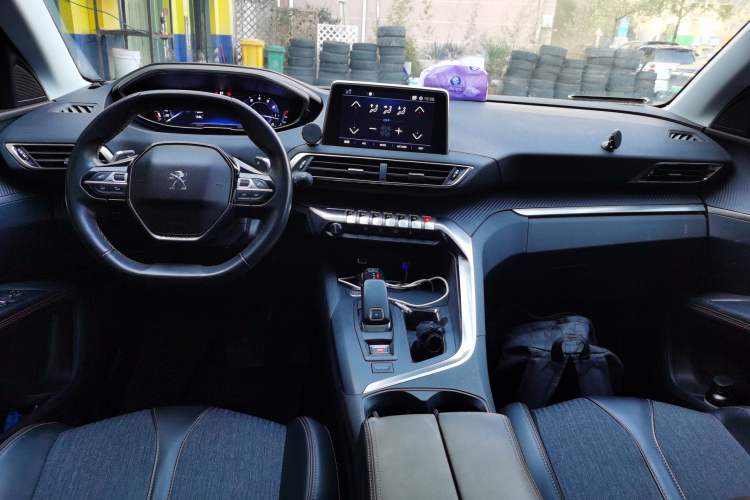 Used Peugeot 4008 2017 350THP Elite Edition Center Console