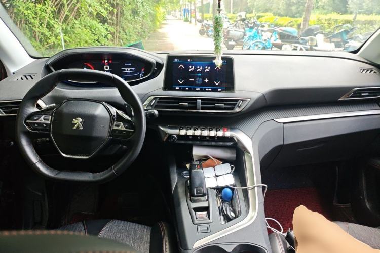 Used Peugeot 4008 2017 350THP Elite Edition Center Console