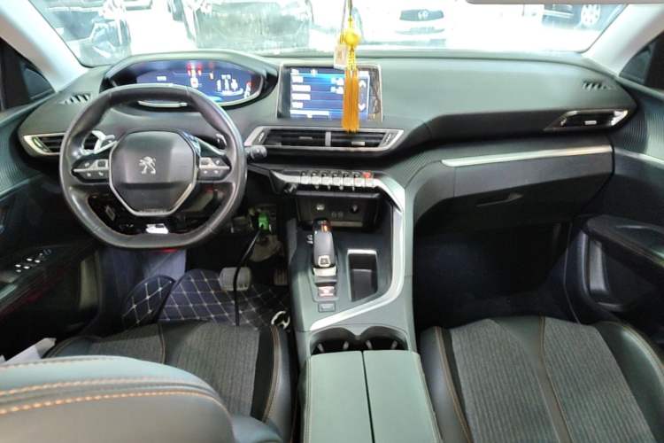 Used Peugeot 4008 2017 350THP Elite Edition Center Console