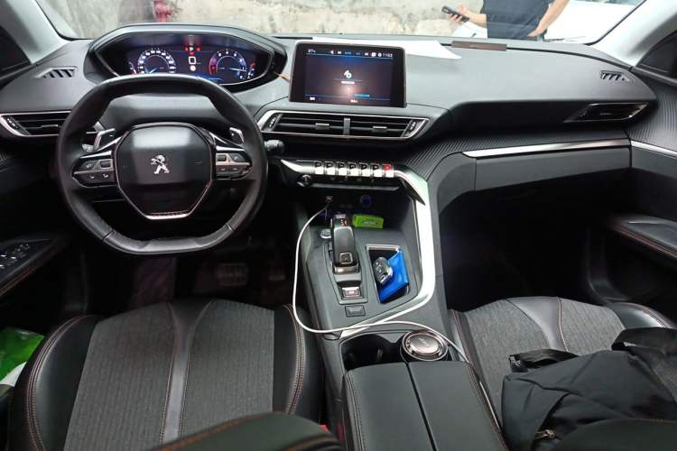 Used Peugeot 4008 2017 350THP Elite Edition Center Console