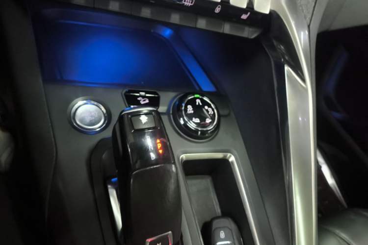 Used Peugeot 4008 2017 350THP Luxury Edition Gear Lever