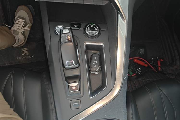 Used Peugeot 4008 2017 380THP Luxury Edition Gear Lever
