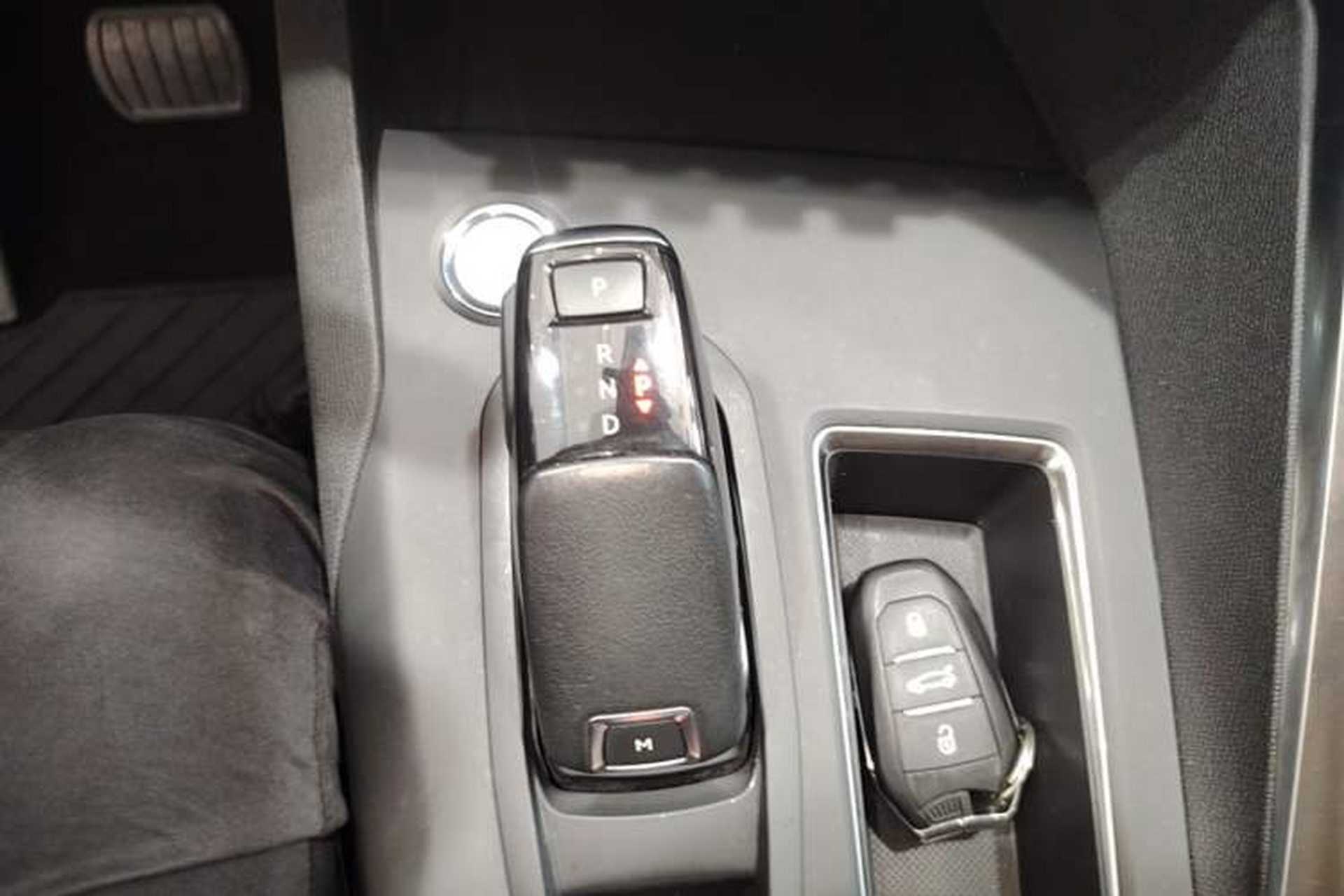 Used Peugeot 4008 2017 350THP Elite Edition Gear Lever