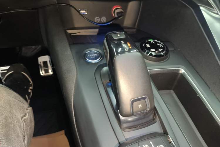 Used Peugeot 4008 2017 380THP Luxury GT Edition Gear Lever