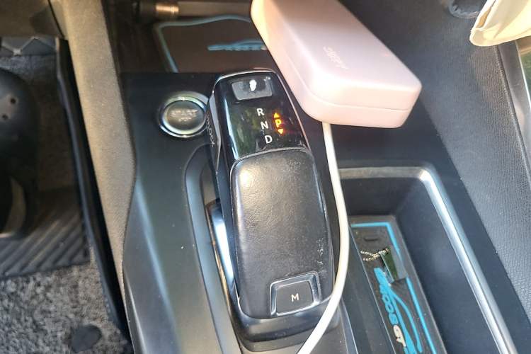 Used Peugeot 4008 2017 350THP Elite Edition Gear Lever