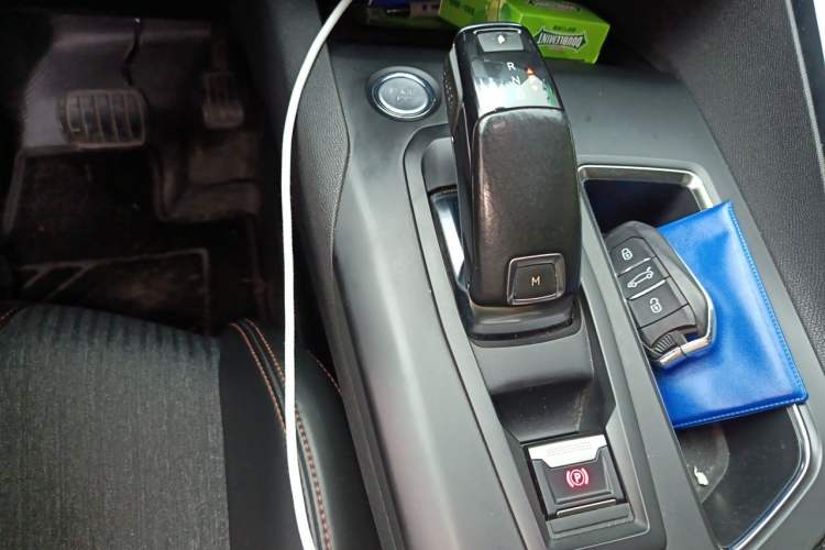 Used Peugeot 4008 2017 350THP Elite Edition Gear Lever