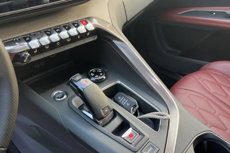 Used Peugeot 4008 2017 380THP Luxury GT Edition Gear Lever