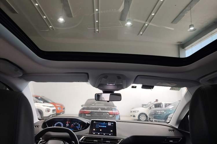Used Peugeot 4008 2017 350THP Elite Edition Headliner
