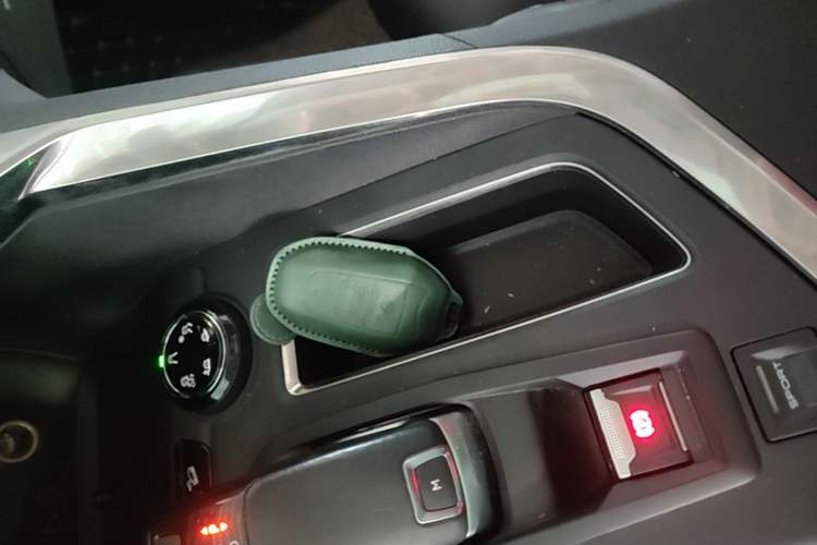Used Peugeot 4008 2017 350THP Luxury Edition Interior 1
