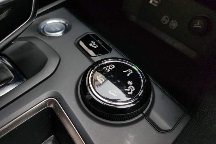 Used Peugeot 4008 2017 350THP Luxury Edition Interior 2