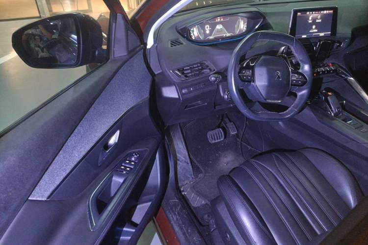 Used Peugeot 4008 2017 350THP Luxury Edition Interior 3