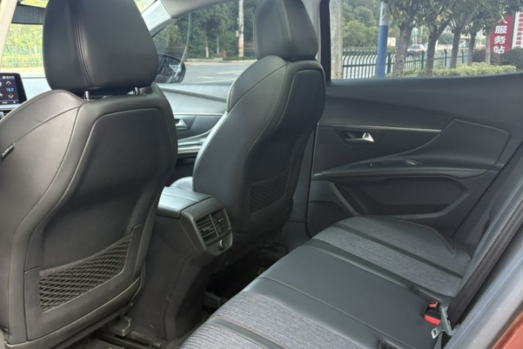 Used Peugeot 4008 2017 350THP Elite Edition Interior 3