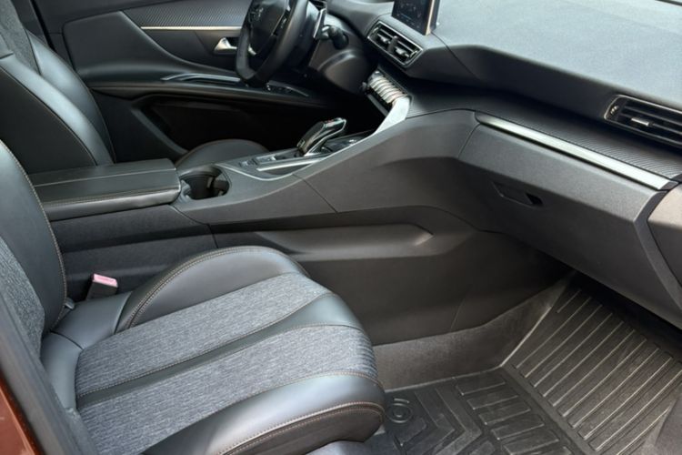 Used Peugeot 4008 2017 350THP Elite Edition Interior 4