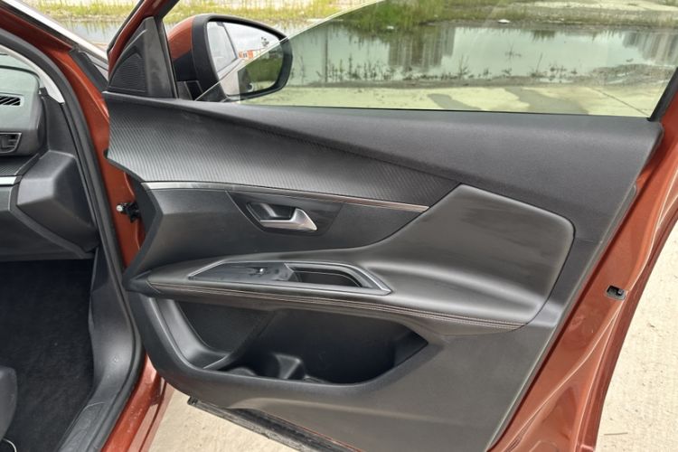 Used Peugeot 4008 2017 350THP Elite Edition Interior 8