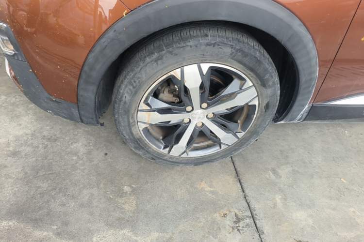 Used Peugeot 4008 2017 350THP Elite Edition Left Front Wheel Hub