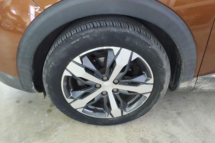 Used Peugeot 4008 2017 350THP Elite Edition Left Front Wheel Hub
