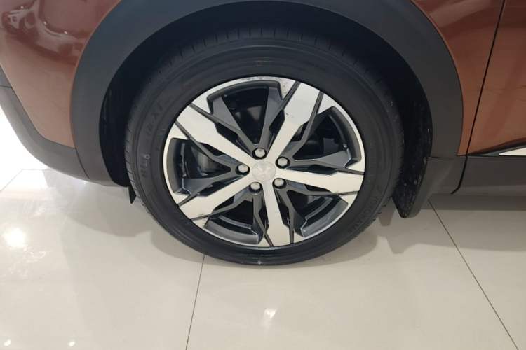 Used Peugeot 4008 2017 350THP Elite Edition Left Front Wheel Hub