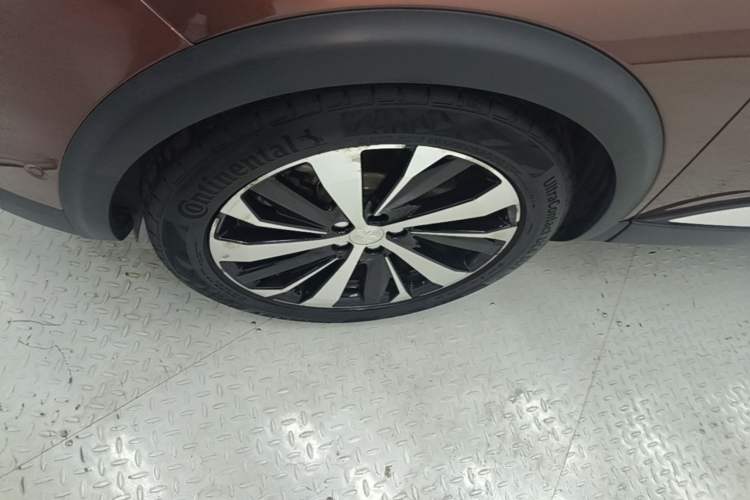 Used Peugeot 4008 2017 380THP Luxury GT Edition Left Front Wheel Hub