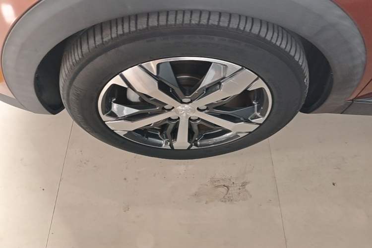Used Peugeot 4008 2017 350THP Elite Edition Left Front Wheel Hub