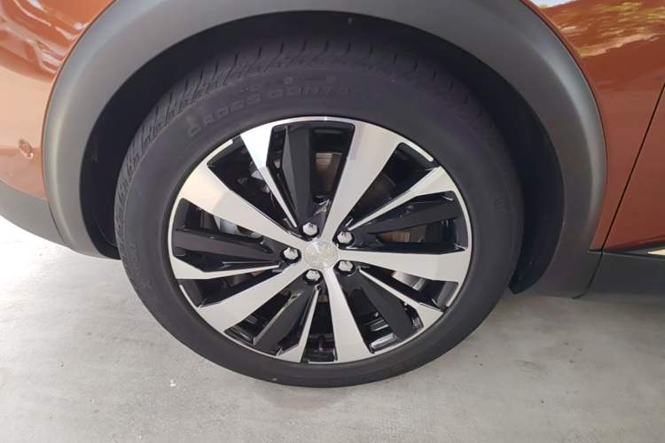 Used Peugeot 4008 2017 380THP Luxury GT Edition Left Front Wheel Hub