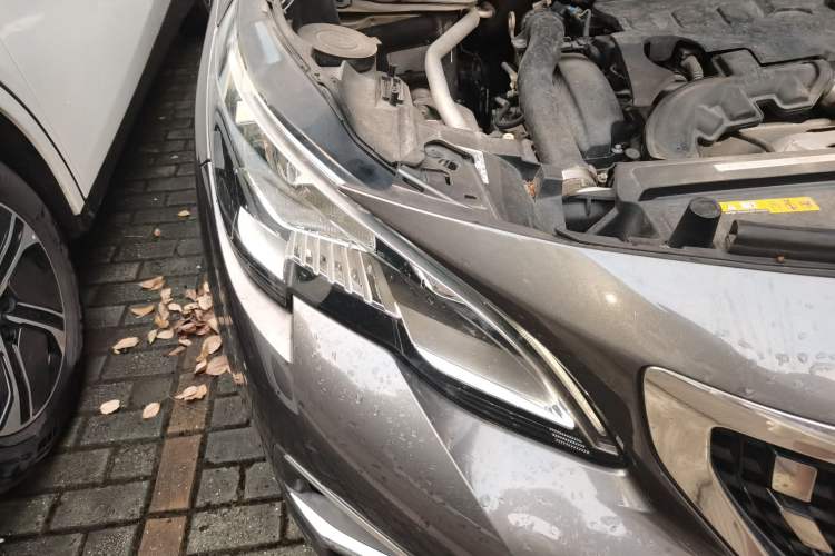 Used Peugeot 4008 2017 350THP Elite Edition Right Front Headlight