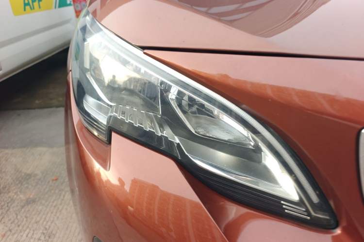 Used Peugeot 4008 2017 350THP Elite Edition Right Front Headlight