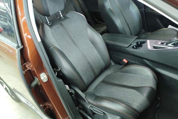Used Peugeot 4008 2017 350THP Elite Edition Right Front Seat