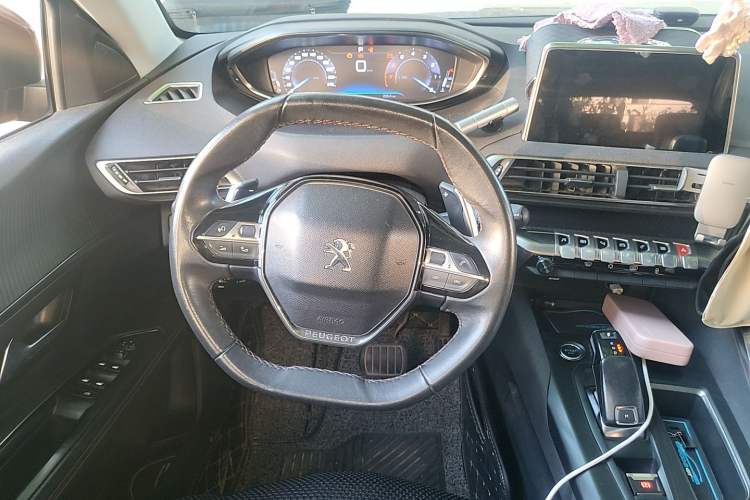 Used Peugeot 4008 2017 350THP Elite Edition Steering Wheel