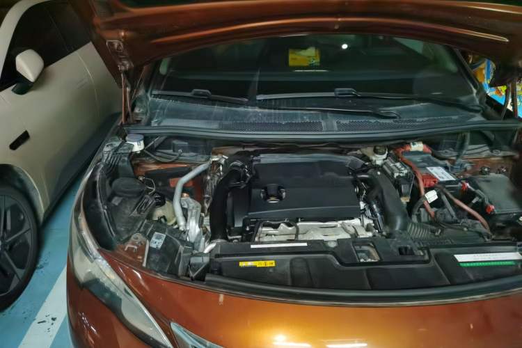 Used Peugeot 4008 2017 380THP Elite Edition Engine Bay Right