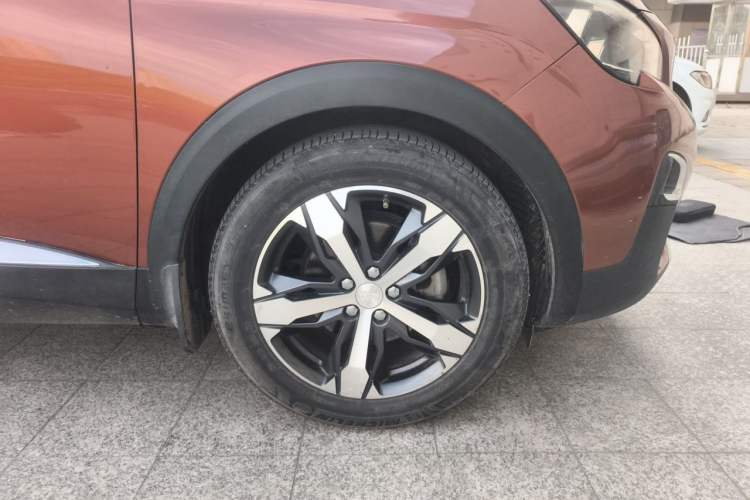 Used Peugeot 4008 2017 350THP Elite Edition Right Front Wheel Hub